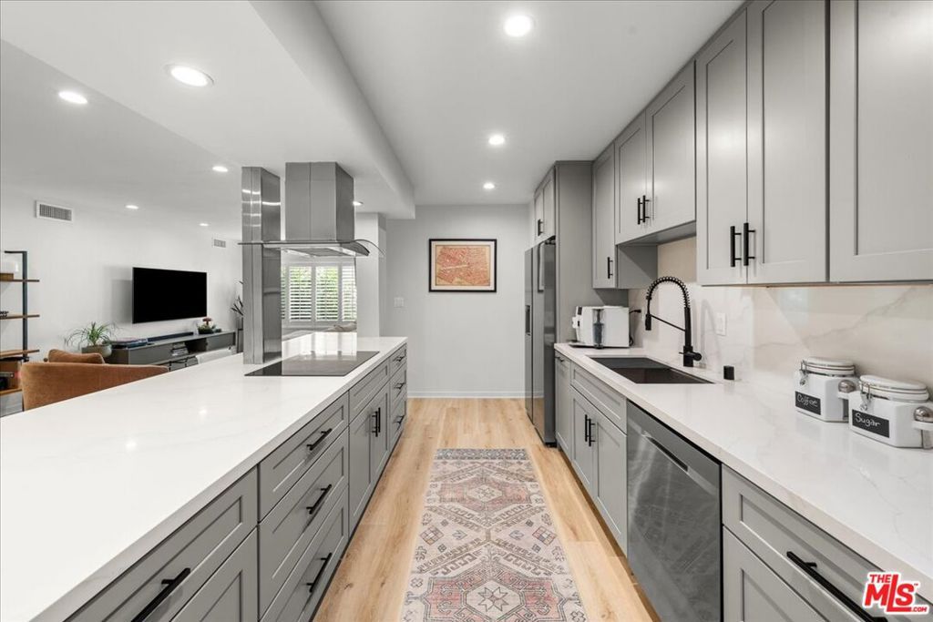 1045 N Kings Road 204, West Hollywood, CA 90069 — photo 5