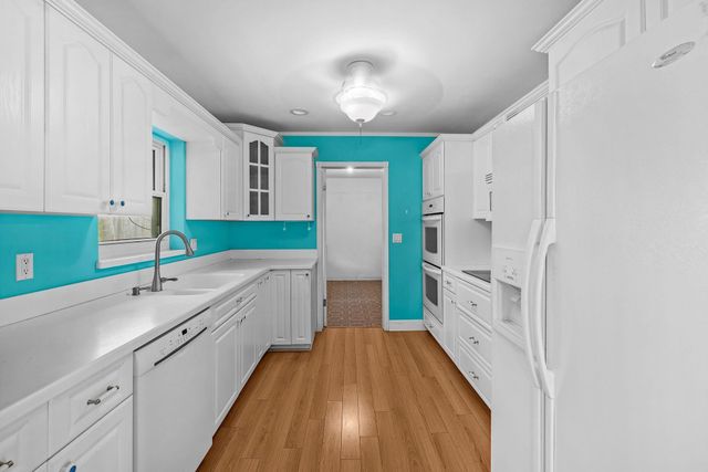 5221 NE 17th Avenue, Fort Lauderdale, FL 33334