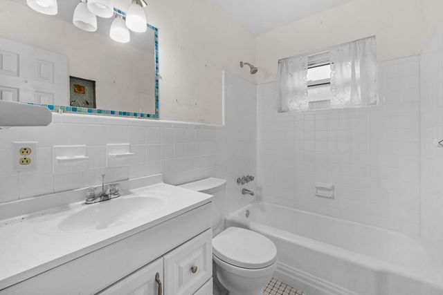 5221 NE 17th Avenue, Fort Lauderdale, FL 33334