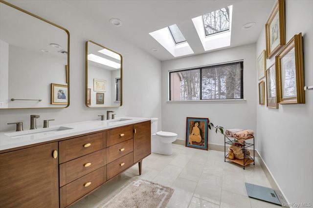 6 John Bean Court, Port Washington, NY 11050