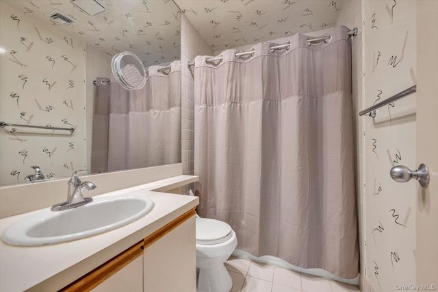 6 John Bean Court, Port Washington, NY 11050