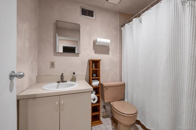 6 John Bean Court, Port Washington, NY 11050