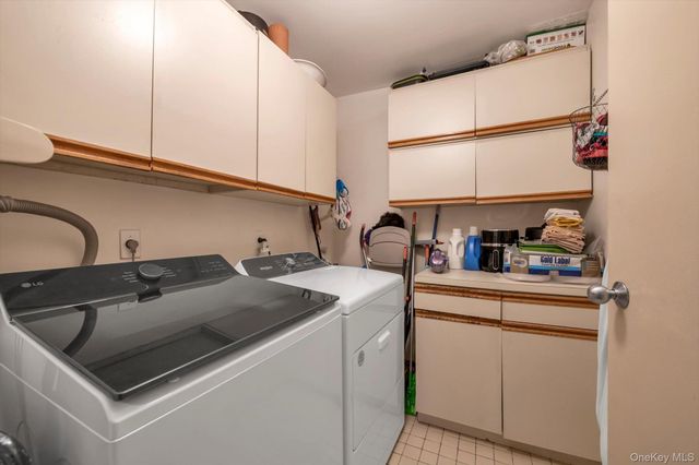 6 John Bean Court, Port Washington, NY 11050