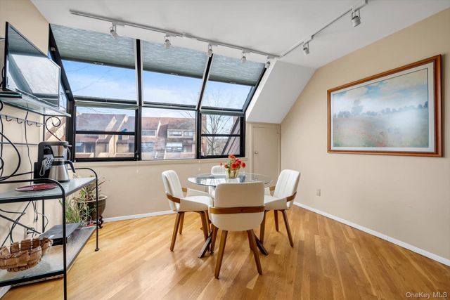 6 John Bean Court, Port Washington, NY 11050