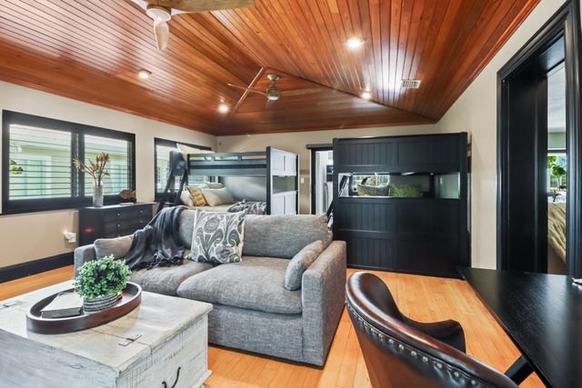 W 20844 4th Avenue, Cudjoe Key, FL 33042