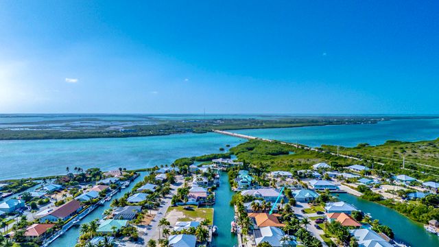 W 20844 4th Avenue, Cudjoe Key, FL 33042