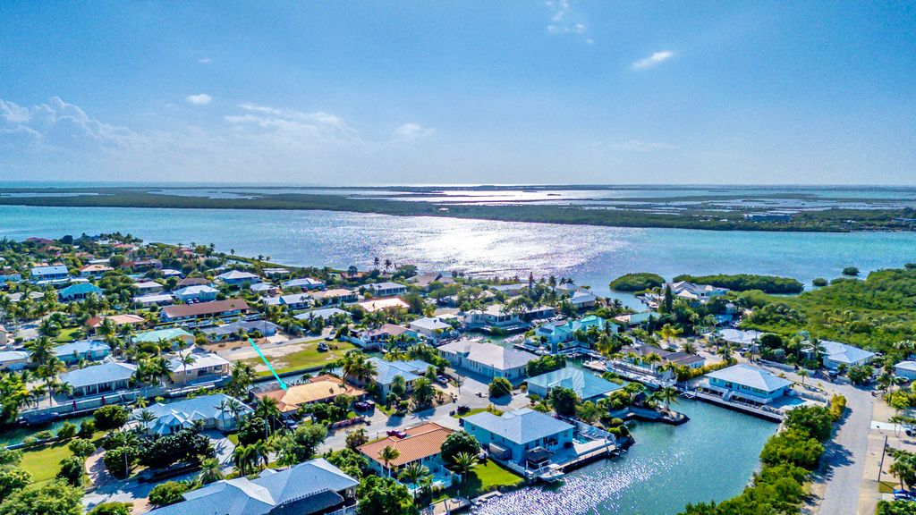 W 20844 4th Avenue, Cudjoe Key, FL 33042