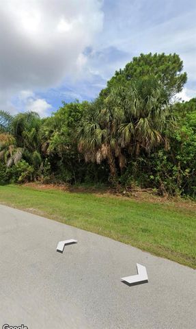 1843 SE Buttonwood Drive, Port St. Lucie, FL 34952