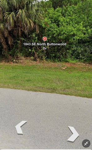 1843 SE Buttonwood Drive, Port St. Lucie, FL 34952