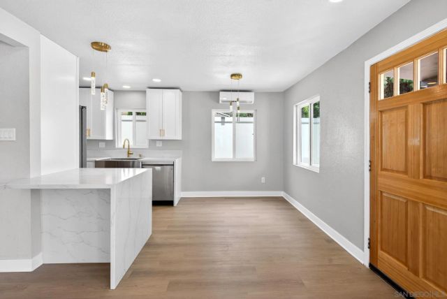 5130 Roswell St, San Diego, CA 92114