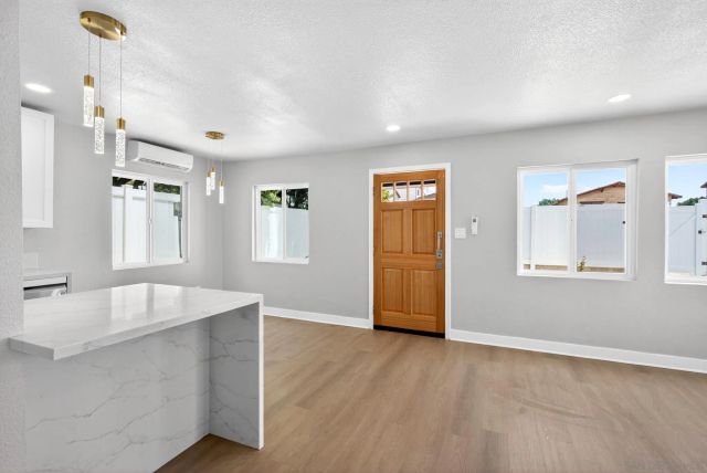 5130 Roswell St, San Diego, CA 92114