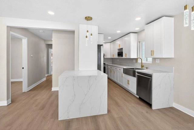 5130 Roswell St, San Diego, CA 92114