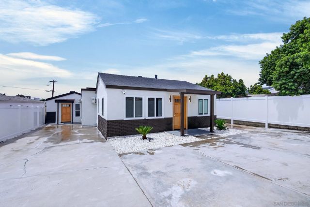 5130 Roswell St, San Diego, CA 92114