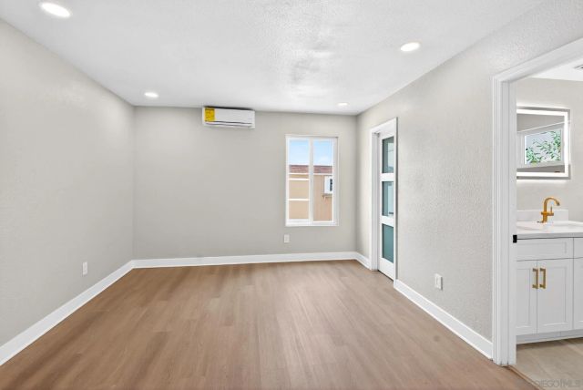 5130 Roswell St, San Diego, CA 92114