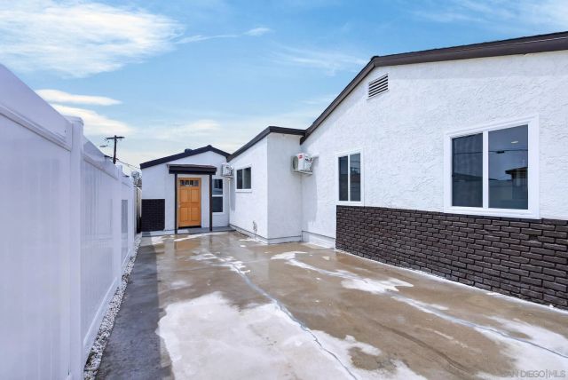 5130 Roswell St, San Diego, CA 92114