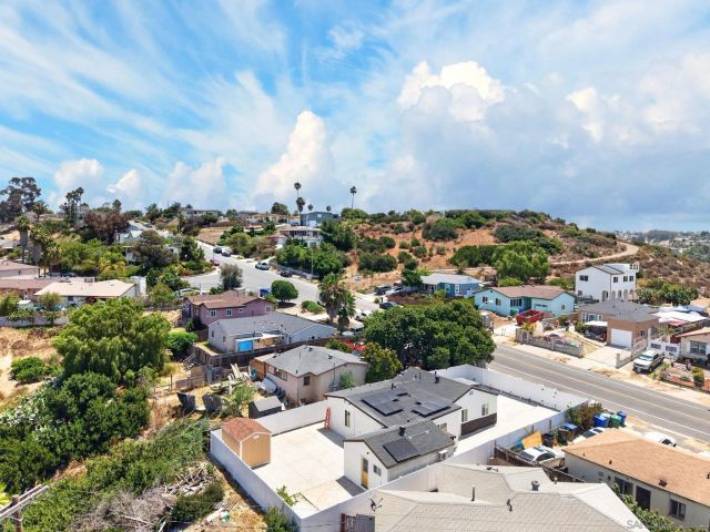 5130 Roswell St, San Diego, CA 92114