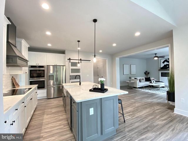 11708 CRESCENT LN, Locust Grove, VA 22508