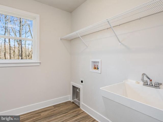 11708 CRESCENT LN, Locust Grove, VA 22508