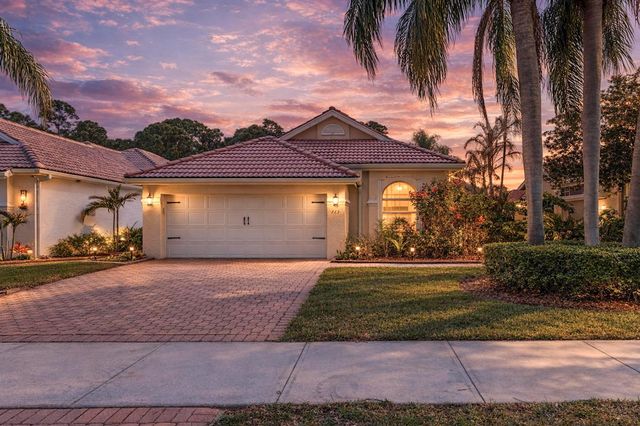 713 SW Saint Croix Cove, Port St. Lucie, FL 34986