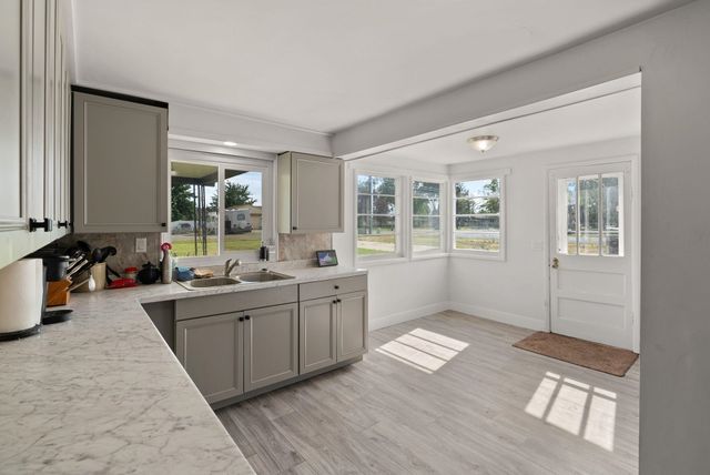16813 E Valleyway Ave, Spokane Valley, WA 99037