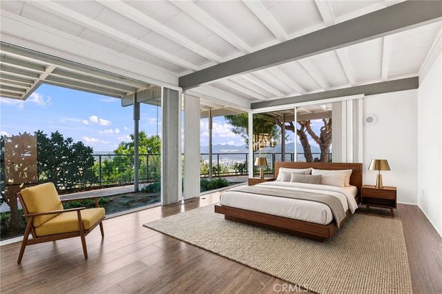 1345 Paseo Redondo, Burbank, CA 91501