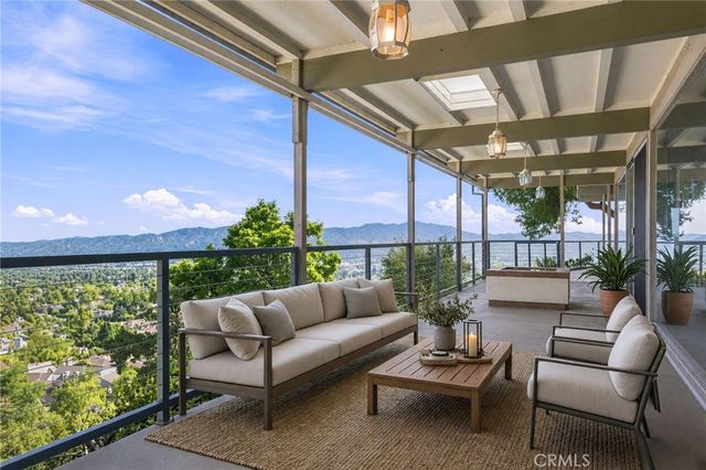 1345 Paseo Redondo, Burbank, CA 91501