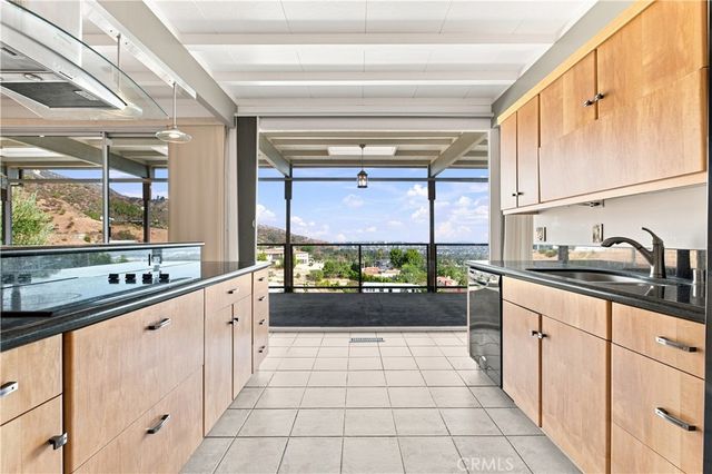 1345 Paseo Redondo, Burbank, CA 91501