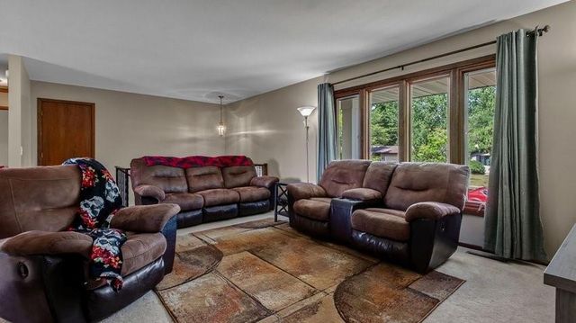 903 Pamela Place, Eau Claire, WI 54701