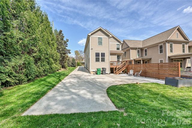 1102 Yale Place, Charlotte, NC 28209