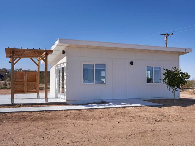 2250 Delgada Avenue, Landers, CA 92285