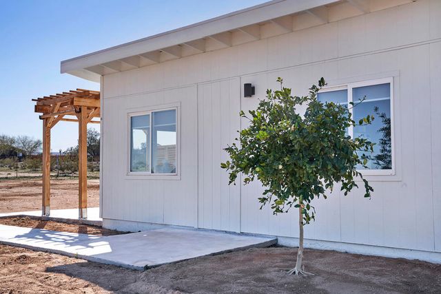 2250 Delgada Avenue, Landers, CA 92285