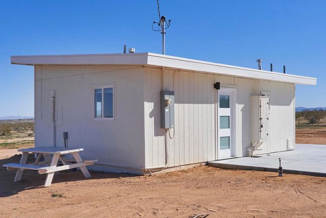 2250 Delgada Avenue, Landers, CA 92285