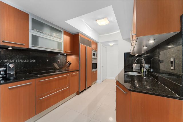 400 Alton Rd 2210, Miami Beach, FL 33139