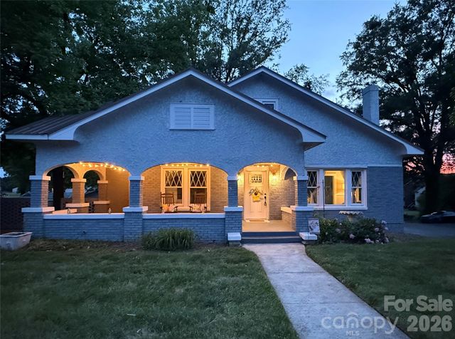 2709 N Main Avenue, Newton, NC 28658