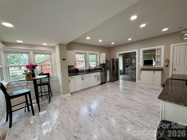 2709 N Main Avenue, Newton, NC 28658