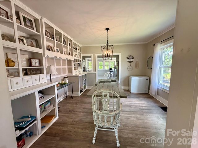 2709 N Main Avenue, Newton, NC 28658