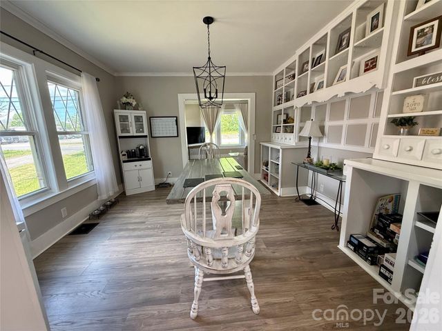 2709 N Main Avenue, Newton, NC 28658