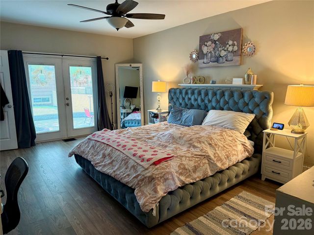 2709 N Main Avenue, Newton, NC 28658