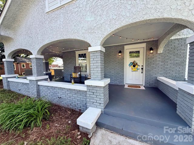 2709 N Main Avenue, Newton, NC 28658