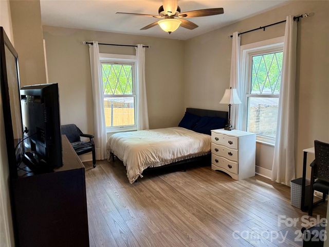2709 N Main Avenue, Newton, NC 28658