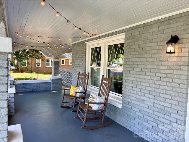 2709 N Main Avenue, Newton, NC 28658