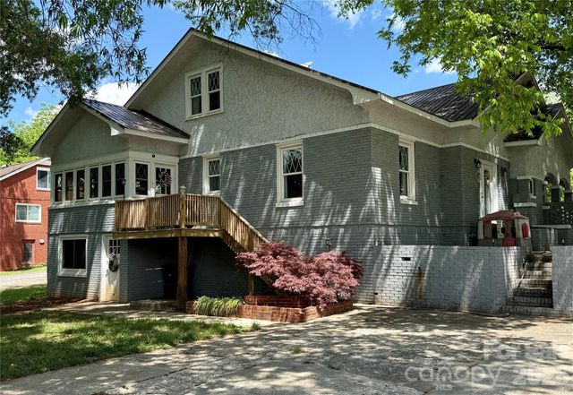 2709 N Main Avenue, Newton, NC 28658