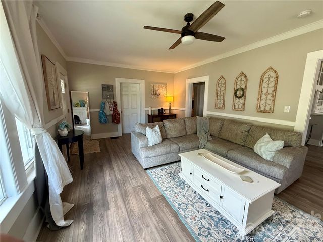 2709 N Main Avenue, Newton, NC 28658