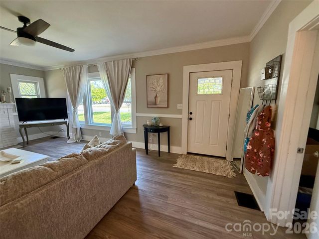 2709 N Main Avenue, Newton, NC 28658