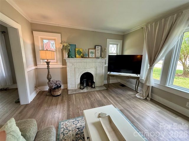 2709 N Main Avenue, Newton, NC 28658