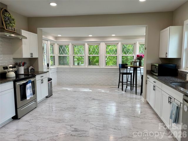 2709 N Main Avenue, Newton, NC 28658