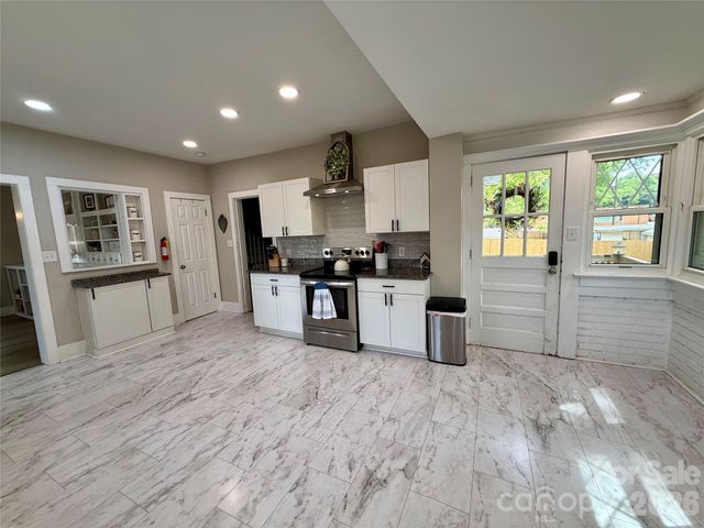 2709 N Main Avenue, Newton, NC 28658
