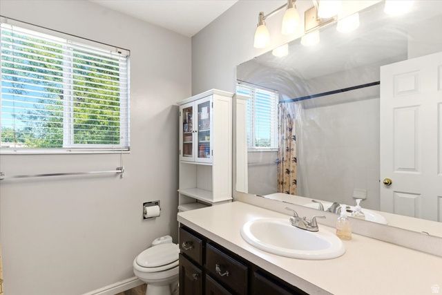 1016 N 525 W, Clinton, UT 84015