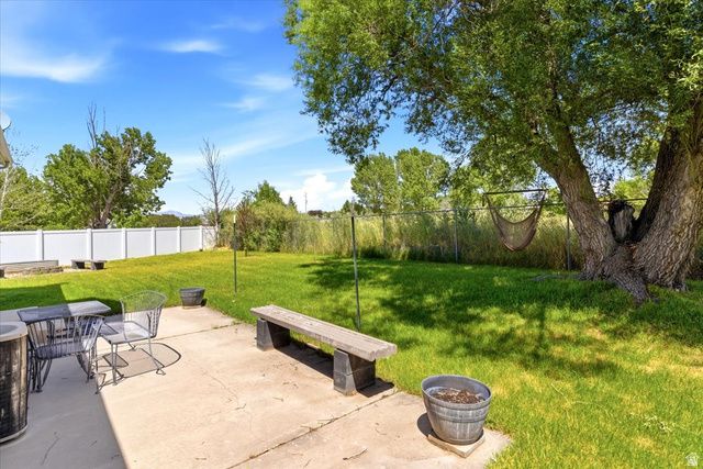 1016 N 525 W, Clinton, UT 84015