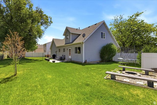 1016 N 525 W, Clinton, UT 84015